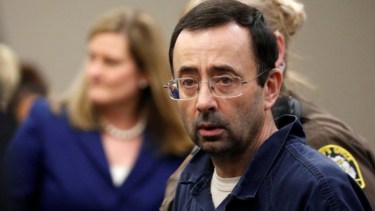 Larry Nassar durante los juicios que lo condenaron por abusos sexuales a gimnastas menores. 