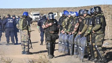 La Policía de Río Negro se dota de equipamiento para los operativos antidisturbios. Archivo