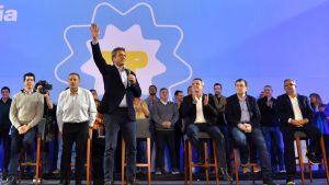 El opositor a sí mismo contra la coalición del detalle