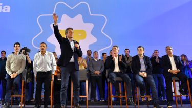 El opositor a sí mismo contra la coalición del detalle