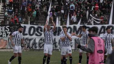 El Albinegro cambió murmullos por aplausos en sus últimos partidos de local. (Foto: Oscar Livera)