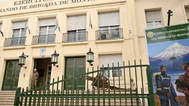Las Madres de Plaza de Mayo rechazaron la visita turistica al Comando coordinado por la municipalidad de Neuquén (foto Florencia Salto)