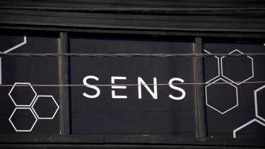 El  negocio en Primeros Pobladores que no logra licencia comercial es la remodelación del  boliche que hace 20 años se llamó Las Palmas (foto Matías Subat)