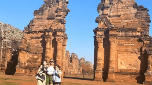 En medio del escándalo con Indiana Cubero, Nicole Neumann realizó un viaje con sus otras hijas