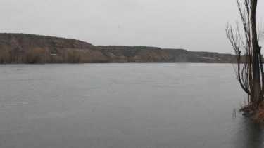 Hace un mes el caudal del río Limay ya había aumentado. FotoArchivo. 