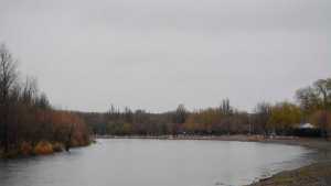 Suben los ríos Limay y Neuquén: qué barrios podrían afectarse y qué sitios siguen cerrados