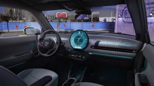 MINI incorpora una gran pantalla Oled en sus modelos
