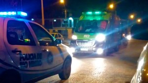 Está grave tras recibir un disparo en el pecho en la puerta de su casa, en Roca