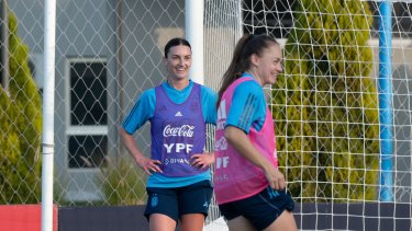 La defensora es titular en el once de Germán Portanova. 