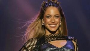 Qué le pasa a Tini Stoessel: otra vez se quebró arriba del escenario