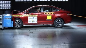 El VW Virtus fabricado en Brasil sacó 5 estrellas en seguridad