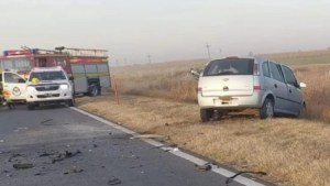Murió un joven de 19 años en el choque frontal entre un auto y un camión en Córdoba