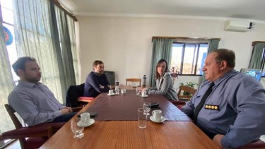 La ministra de seguridad de Río Negro se reunió con el intendente de Fernández Oro. Foto: Gentileza. 