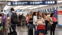 Imagen de Se levantó el paro en Aeroparque que demoró vuelos a Bariloche y Neuquén