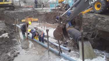 Drenaron las calles en el barrio Río Grande de Neuquén, tras el anegamiento por el desborde del Durán