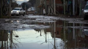 Río Limay: denunciaron inundaciones y el Municipio de Neuquén respondió