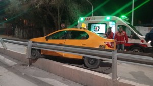 Taxista sufrió un disparo y saltó para escapar, en Neuquén: «Acelerá o te quemo»