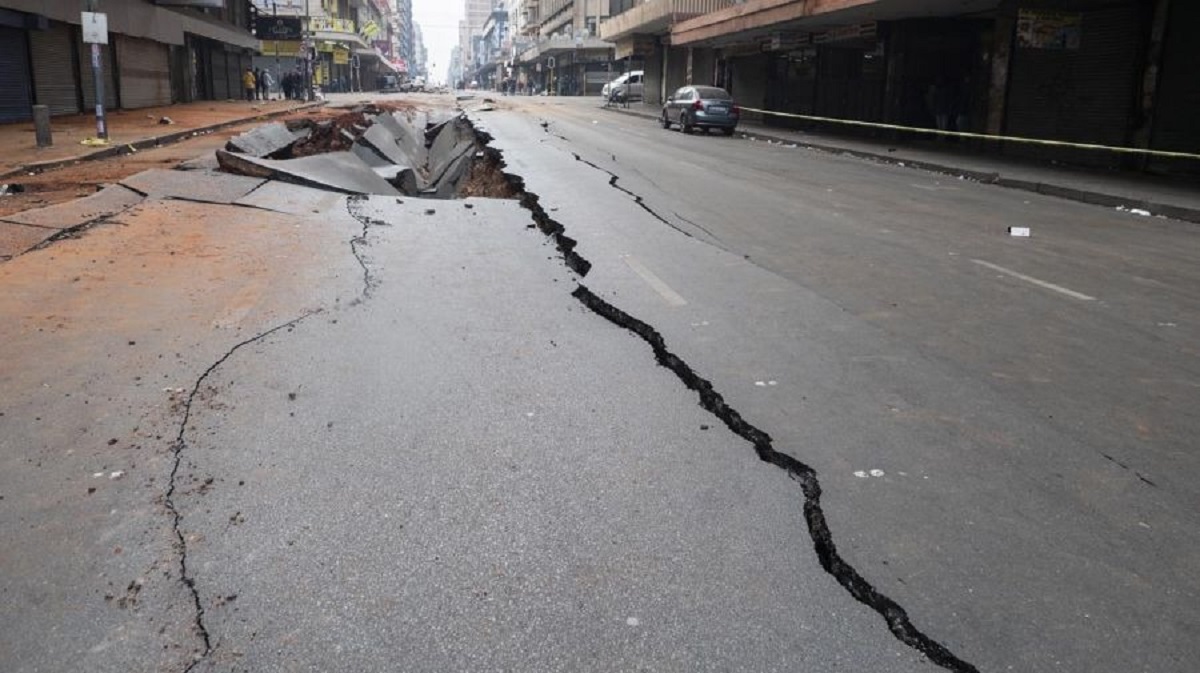 La explosión provocó múltiples destrozos, en la zona norte de la capital sudafricana. Foto: Agencia AFP