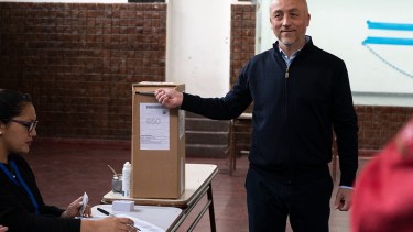 Rubén "Ojito" García, votó acompañado de sus tres hijos. Foto: Gentileza.