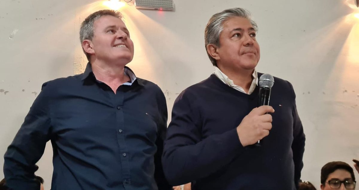 El gobernador electo, Rolando Figueroa y el intendente de Plaza Huincul, Claudio Larraza.