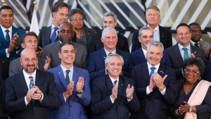 En medio de la negociación con el FMI, Alberto Fernández criticó al Fondo en la Cumbre Celac-UE