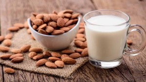 Leche de almendras: paso a paso cómo hacerla