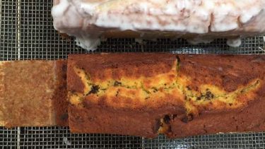 Budín de naranja con trozos de chocolate