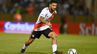 Elías Gómez, lateral de River, sufrió la trágica pérdida de su madre y hermana en un accidente automovilístico. Foto Archivo.