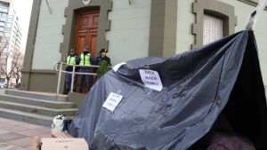 Le prometieron una casa a Carla, la mujer que acampaba con sus hijos en Neuquén