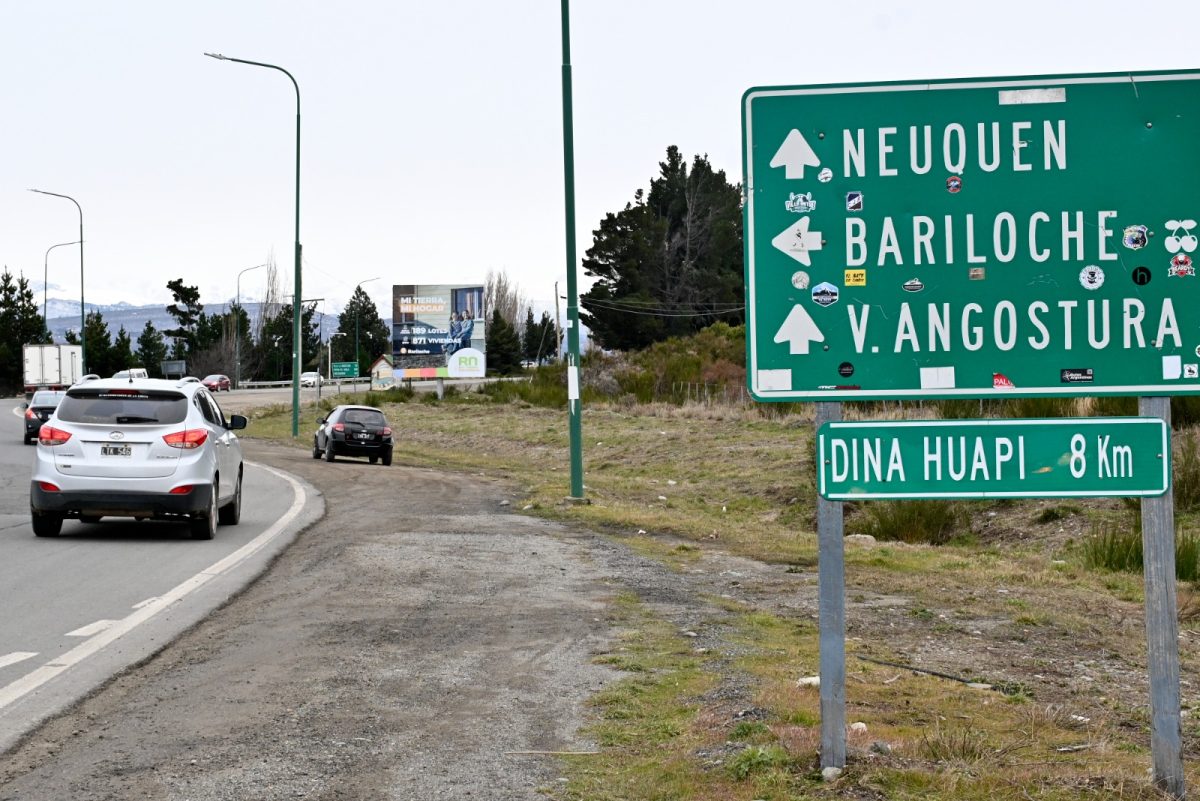 El proyecto que desde el Ejecutivo municipal impulsan prevé desarrollar con mayor densidad urbanística la zona este de Bariloche. (foto Alfredo Leiva)