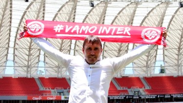 El Chacho tendrá su segundo ciclo como entrenador en el Inter de Brasil.