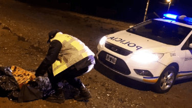 Picaban carne de toro en un comercio de Roca y  los sorprendieron los inspectores de Ganadería
