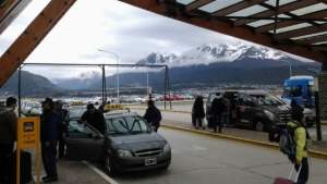 Uber empezó a operar en Tierra del Fuego y los transportistas exigen regulaciones