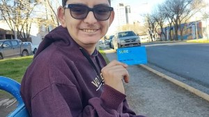 Le robaron el celular a un joven con autismo en un colectivo de Neuquén: «Está muy afectado»