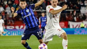 Huracán cayó ante Atlético Tucumán y se hundió más en la zona de descenso