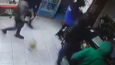 El robo ocurrió en un comercio ubicado en Esmeralda y Colombia. Foto: Gentileza.