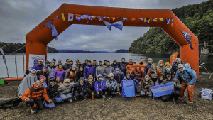 Villa La Angostura tuvo la primera edición del desafío «Milla Náutica» de aguas abiertas