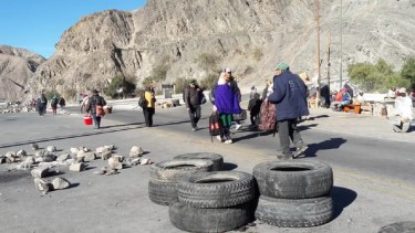 Familia de Neuquén protagoniza un choque durante una protesta en Jujuy, hay una persona herida. Foto. ViaPais