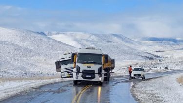 Hubo camiones cruzados, tras el temporal de nieve. Foto: Gentileza. Imagen ilustrativa. 