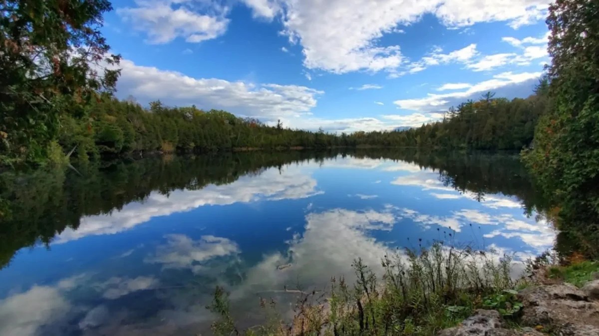 Lago Crawford, en Canadá, mostraría la fuerza del impacto de los humanos en el planeta. 