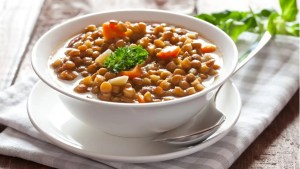 Guiso de lentejas veggie saludable