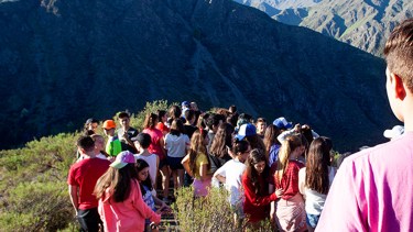 Ayer quitaron el ploteado de en frente del local. 