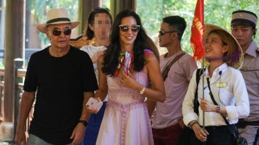 Carolyn Carter, expareja de Joe Lewis, aparece vinculada a la causa por tráfico de información. 