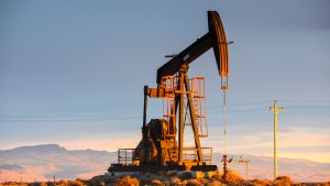 Petróleo: el precio del barril Brent superó los 80 dólares, por primera vez desde mayo