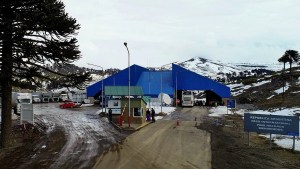 Cerró el paso Pino Hachado en Neuquén por la nieve este domingo, pero podría abrirse