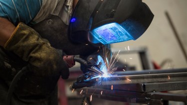 Según remarcaron, empresas y comercios deben hacer distintas instalaciones que luego pasan a manos de las cooperativas. Foto: gentileza. 