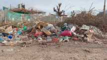 Imagen de Baldíos convertidos en basurales: un drama sin control en Regina