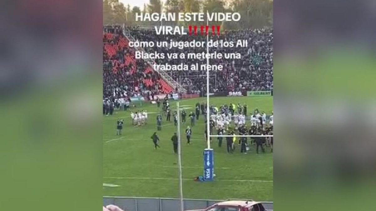 El capitán de los All Blacks pateó a un nene durante el partido en Mendoza.