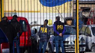 Importantes allanamientos en el Alto Valle por robos de autos y venta de partes