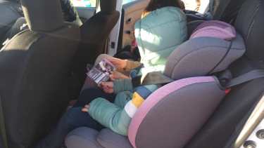 La Agencia de Seguridad Vial dará a préstamo sillas infantiles por 96 horas para turistas. Gentileza